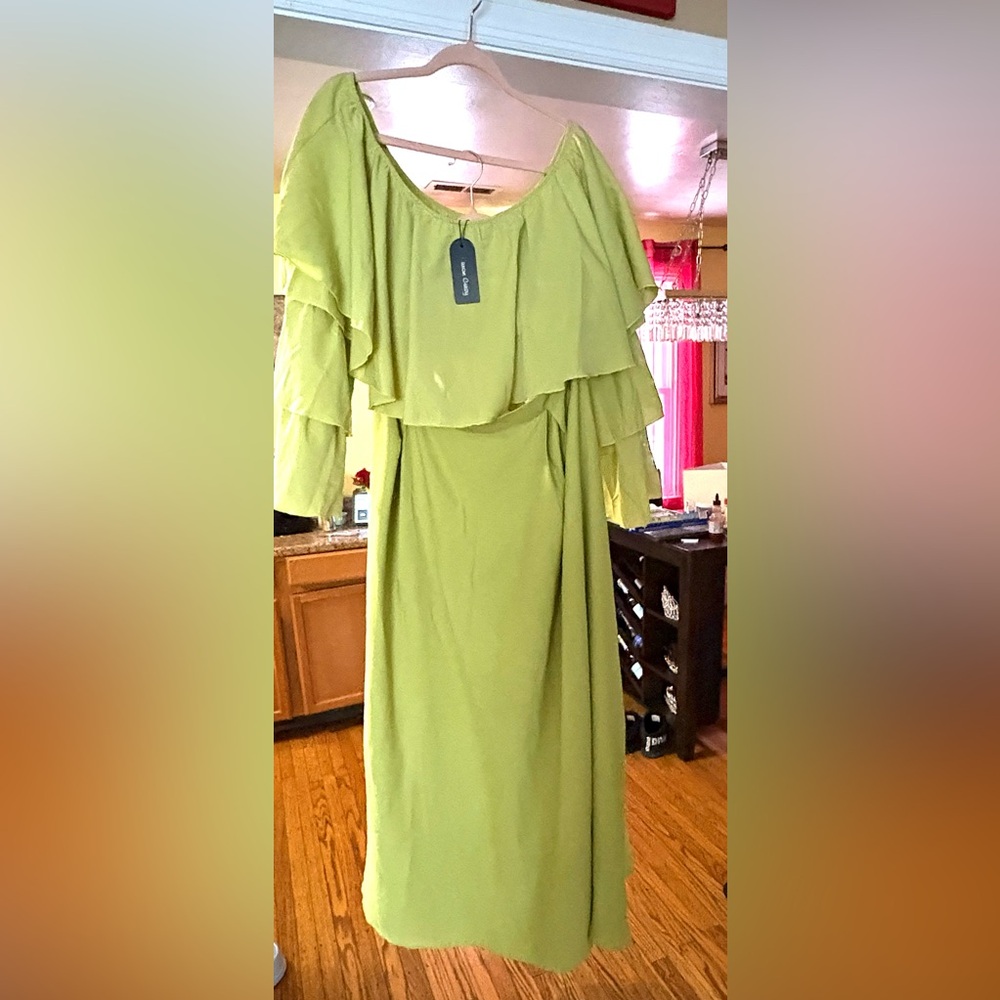 Elegant Green Ruffle crop top and skirt set